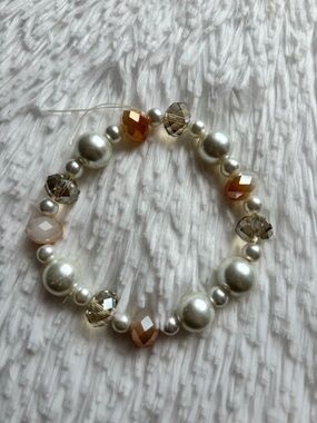 Pearl and Faceted Bead Stretch Bracelet - White and Amber